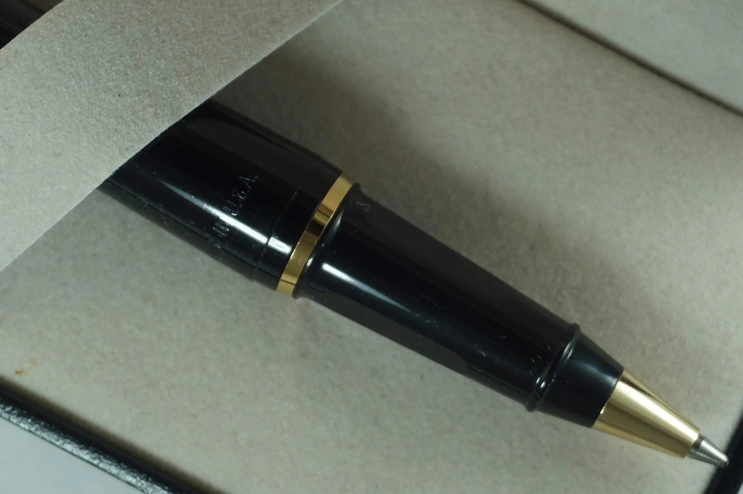 Sheaffer Made in The USA with White Dot of Excellence B35 Black with Gold Appointments Desk Ballpoint Pen- Made in Iowa, USA Sheaffer