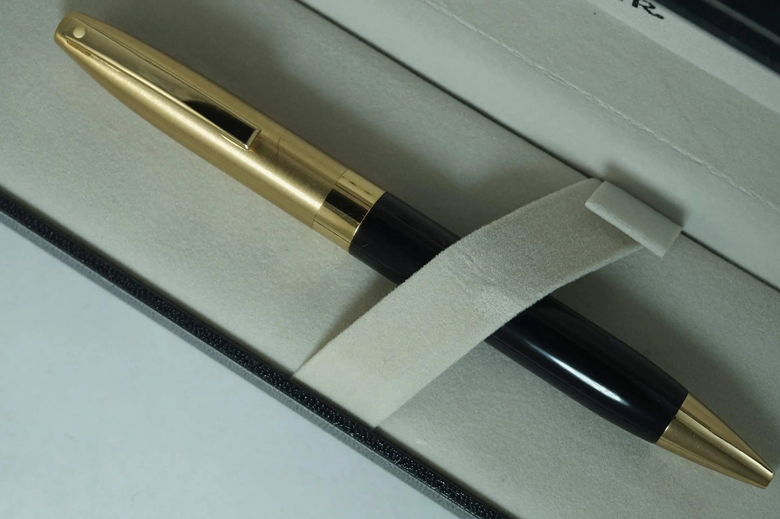 Sheaffer Made in the USA Legacy Heritage with 22KT Gold Cap and appointments BallPoint Pen Sheaffer