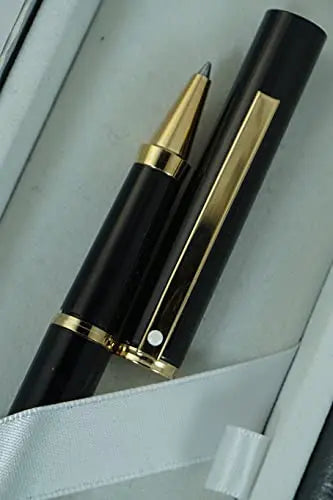 Sheaffer Made in the USA Signature Fashion Black Lacquer with 22KT Gold Appointments Rollerball Pen and Matching journal in gift box - crosspenmall.com