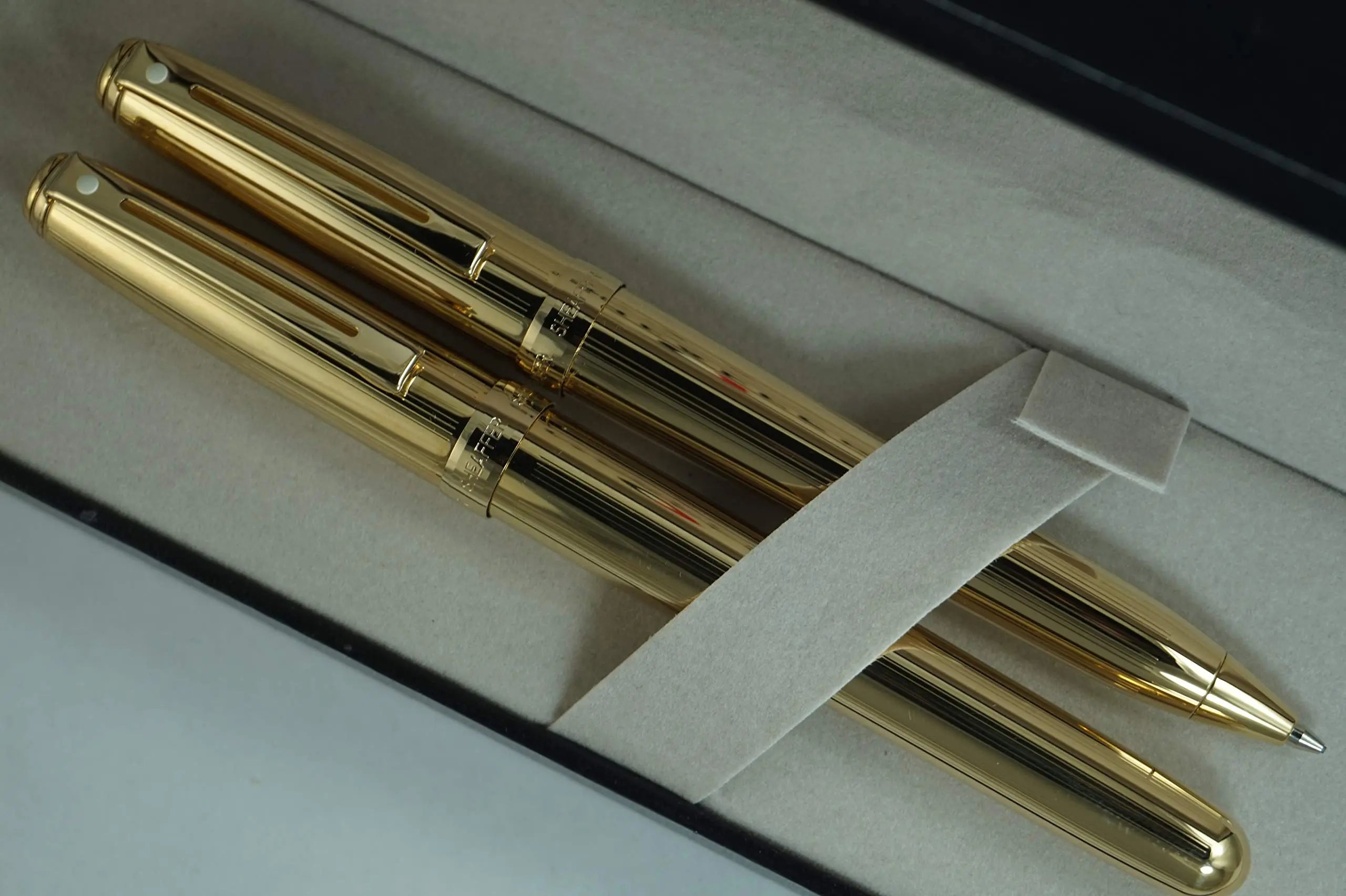 Sheaffer Signature Prelude 22KT Gold Barrel Rollerball Pen and 0.7MM Pencils set Sheaffer