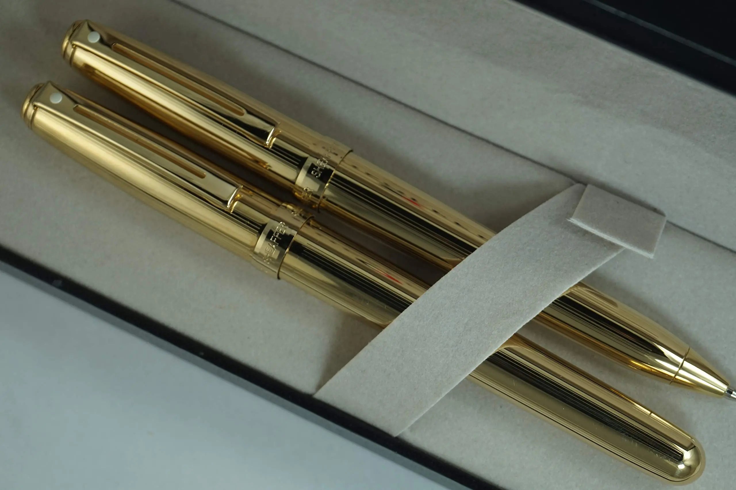 Sheaffer Signature Prelude 22KT Gold Barrel Rollerball Pen and 0.7MM Pencils set Sheaffer