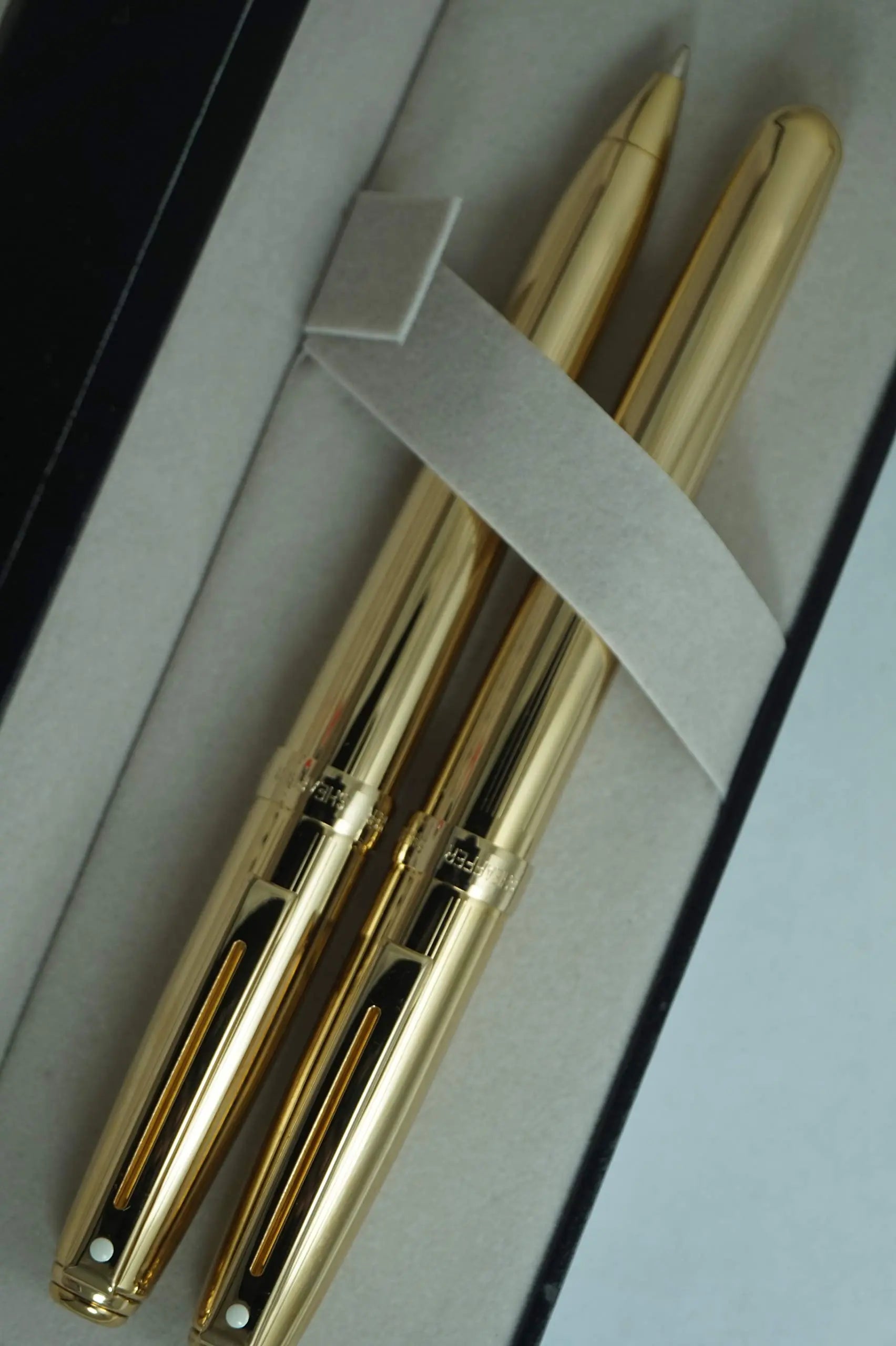 Sheaffer Signature Prelude 22KT Gold Barrel Rollerball Pen and 0.7MM Pencils set Sheaffer