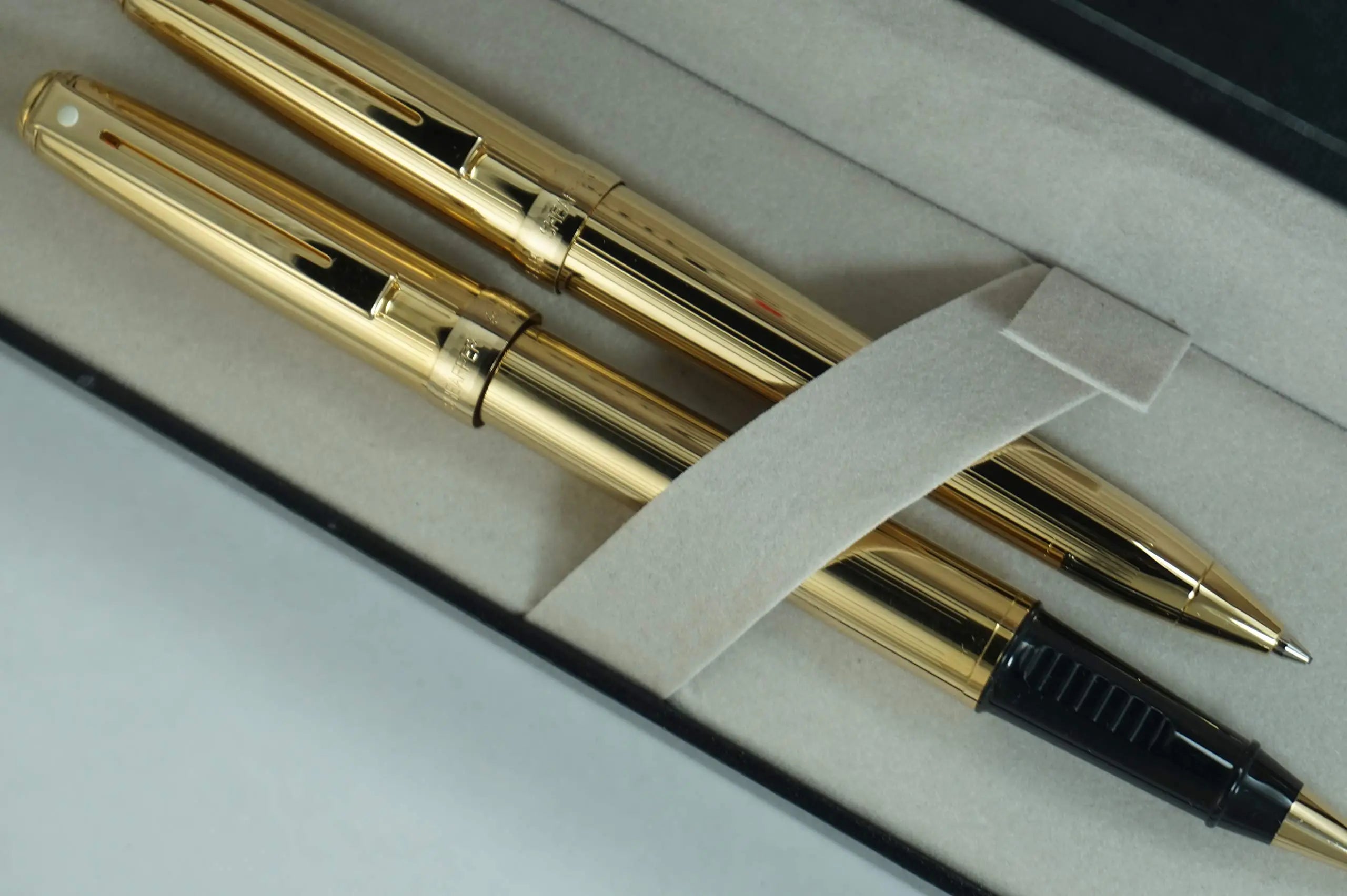 Sheaffer Signature Prelude 22KT Gold Barrel Rollerball Pen and 0.7MM Pencils set Sheaffer