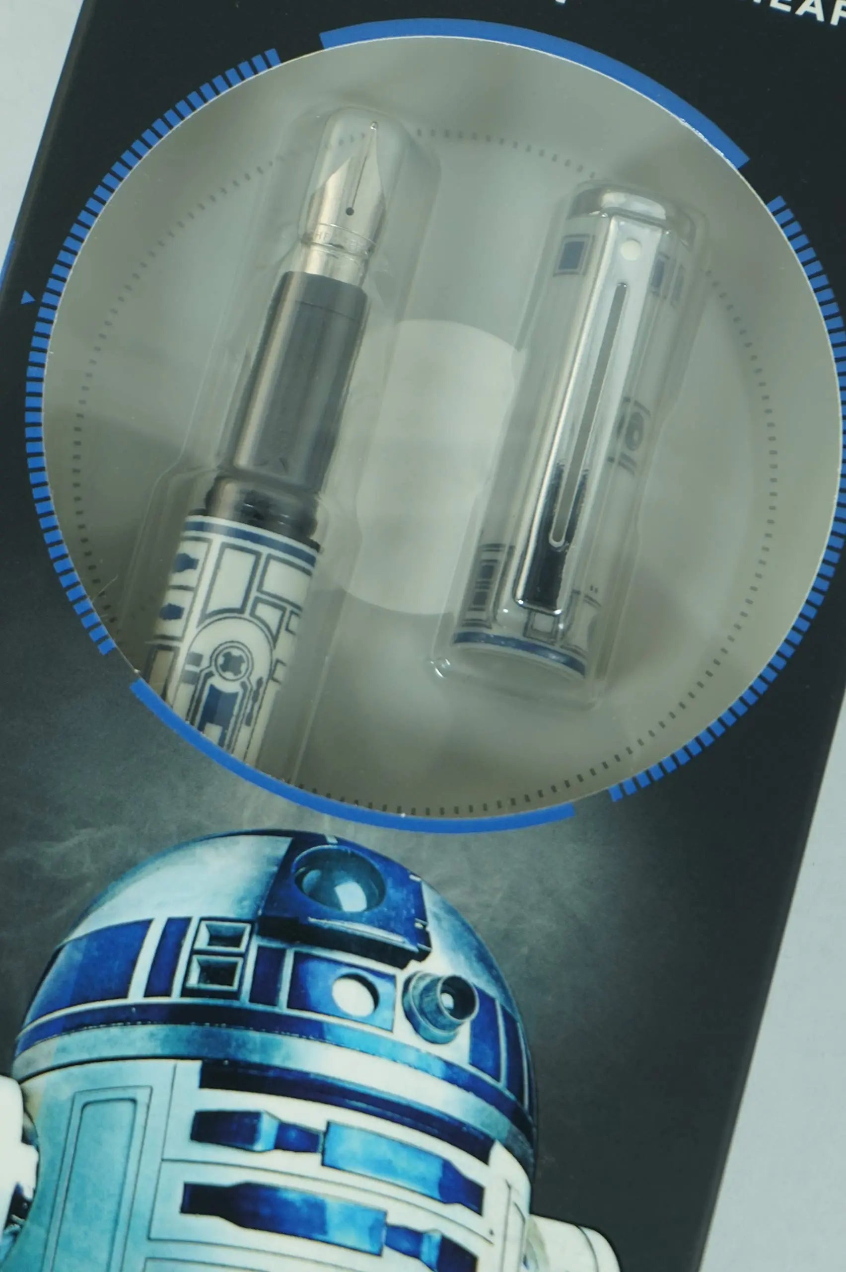 Sheaffer Star Wars R2-D2 with R2-D2 themed design and authentic character details, Polished appointments Medium Stainless Steel nib Fountain Pen - crosspenmall.com