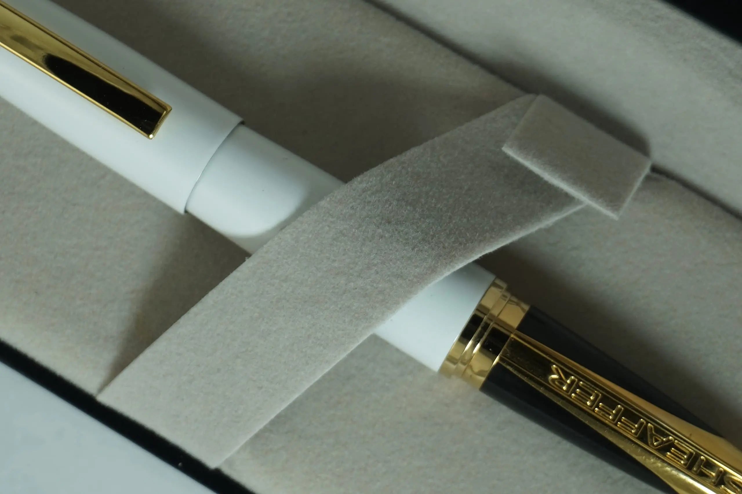 Sheaffer Taranis Aerodynamic Power, Sleek Style and Patent-pending Gripping Section Pearlescent Lacquer White, and 22KT Gold Trim Accent Fine nib Fountain pen - crosspenmall.com