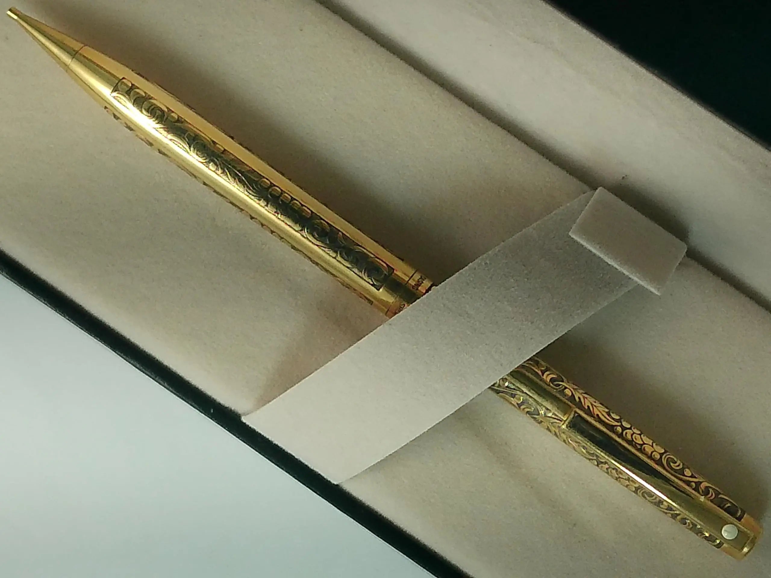 Sheaffer Vintage Imperial Edition Pencil, 0.9MM, 22KT Gold, Sculptured Decorative Barrel with Vine of Grapes & Leaves, Hand-Tooled Design Sheaffer
