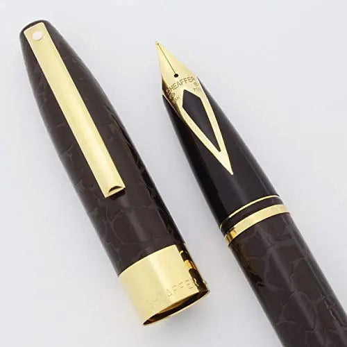 Sheaffer made in the USA Legacy Heritage Look of Leather Burgundy Barrel, 22KT Gold Appointment and Solid 18KT Medium nib Fountain pen. Made in Iowa, USA cross